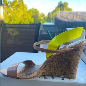 Ann Taylor Loft Ashlyn Sandals Size 8! Never used in the box!